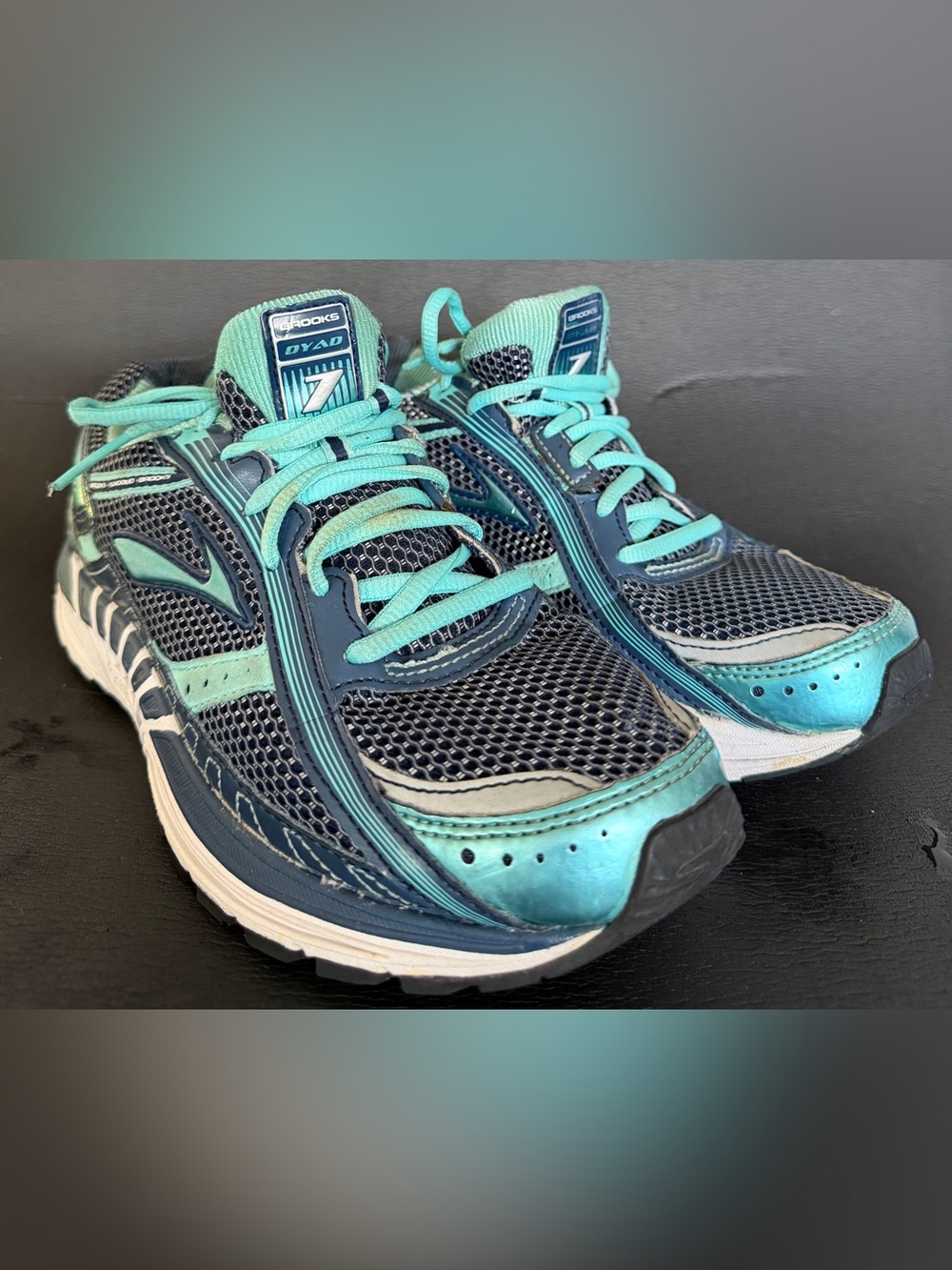 Brooks Women’s Teal and Navy Running Shoes woman’s 10